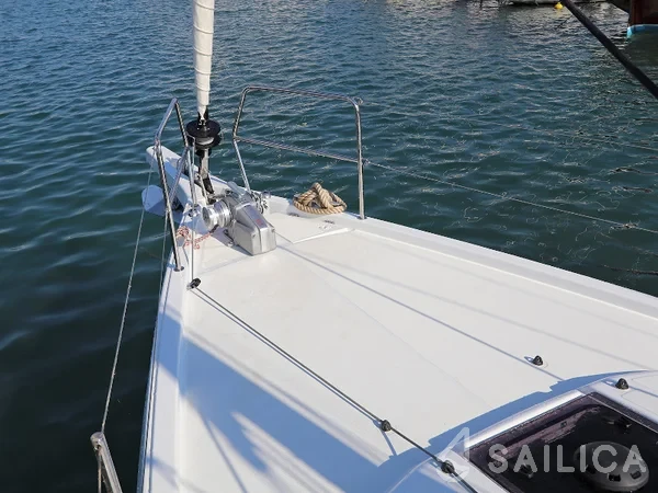 Sun Odyssey 410 - Photo #72 Sun Odyssey 410 - Yacht Charter Sailica