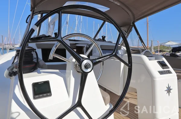 Sun Odyssey 410 - Photo #80 Sun Odyssey 410 - Yacht Charter Sailica