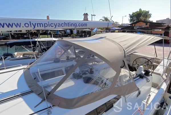 Sun Odyssey 410 - Photo #83 Sun Odyssey 410 - Yacht Charter Sailica
