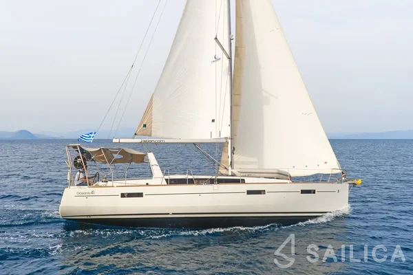 Oceanis 41 - Yacht Charter Sailica