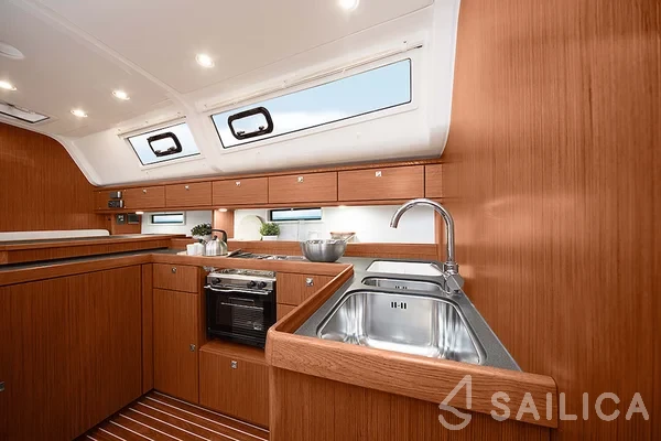 Bavaria 51 Cruiser - Yacht Charter Sailica