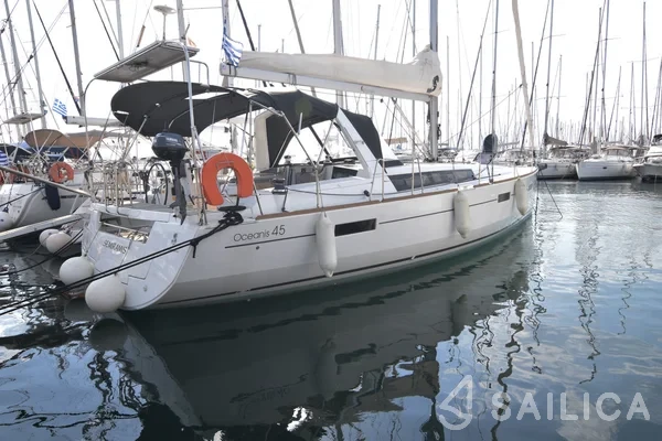 Oceanis 45 - Yacht Charter Sailica