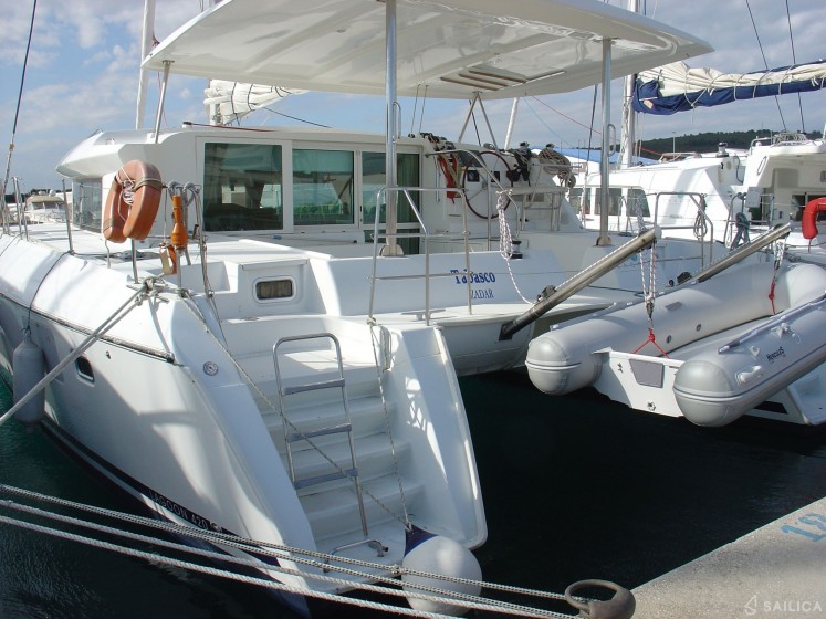 Lagoon 420 - Yacht Charter Sailica