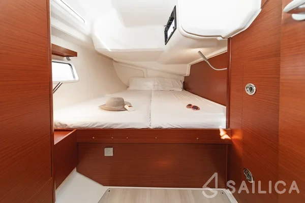Hanse 418 - Yacht Charter Sailica