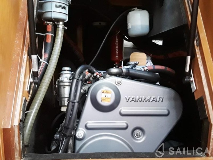 Oceanis 54 - Yacht Charter Sailica