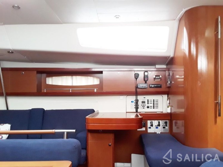 Oceanis 54 - Yacht Charter Sailica