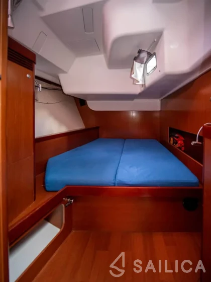 Oceanis 54 - Yacht Charter Sailica