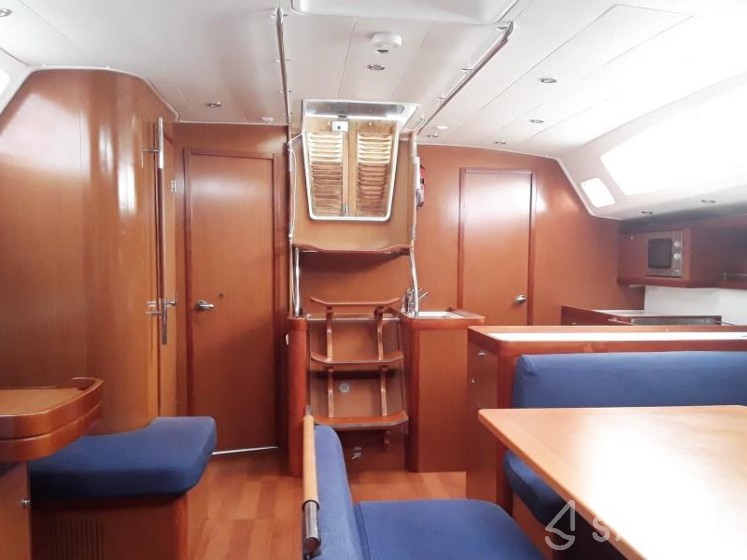 Oceanis 54 - Yacht Charter Sailica