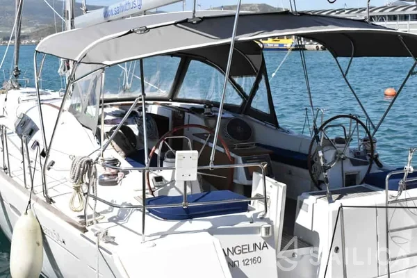 Oceanis 54 - Yacht Charter Sailica