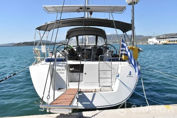 Oceanis 54 - Yacht Charter Sailica