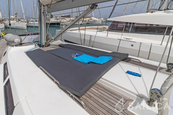 Hanse 430 - Yacht Charter Sailica