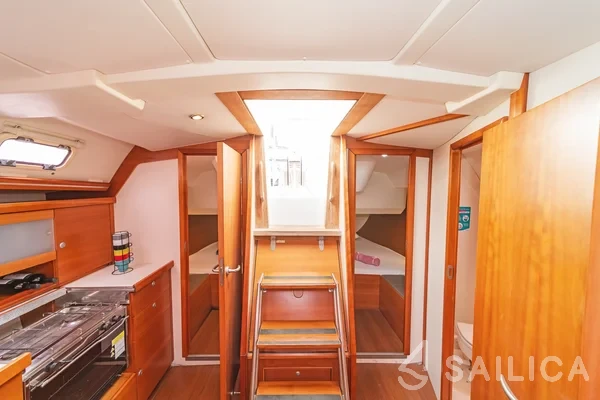 Hanse 430 - Yacht Charter Sailica