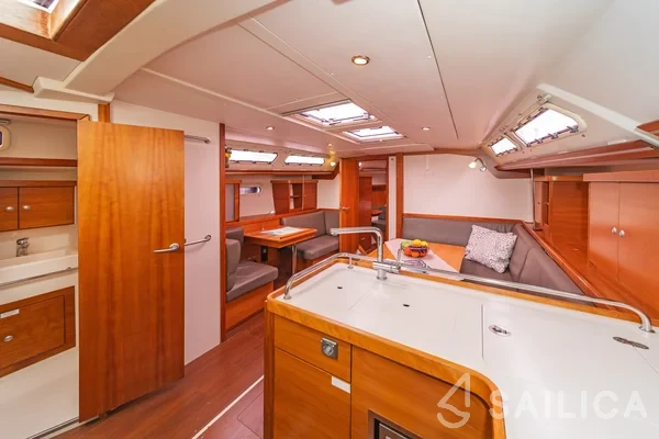 Hanse 430 - Yacht Charter Sailica