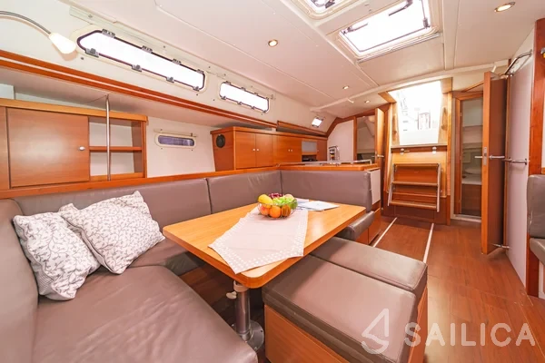 Hanse 430 - Yacht Charter Sailica
