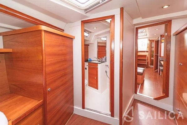 Hanse 430 - Yacht Charter Sailica