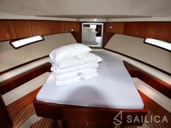 Adriana 44 - Yacht Charter Sailica