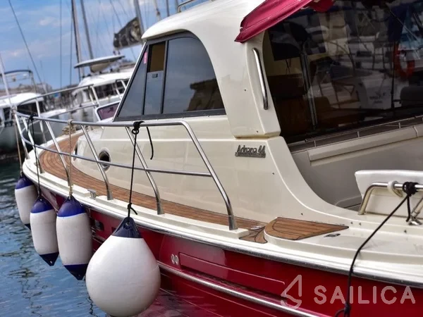 Adriana 44 - Yacht Charter Sailica