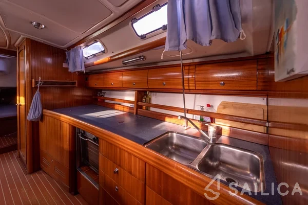 Bavaria 44 - Yacht Charter Sailica