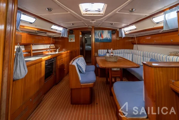 Bavaria 44 - Yacht Charter Sailica