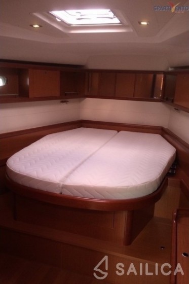 Oceanis 50 - Yacht Charter Sailica