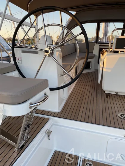 Jeanneau 54 - Yacht Charter Sailica
