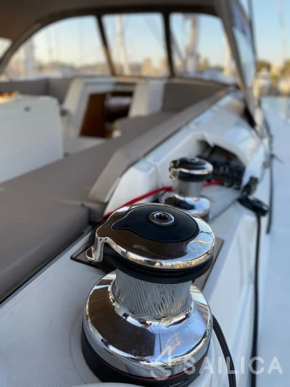 Jeanneau 54 - Yacht Charter Sailica