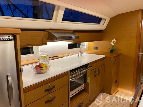 Jeanneau 54 - Yacht Charter Sailica