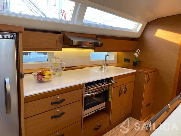 Jeanneau 54 - Yacht Charter Sailica