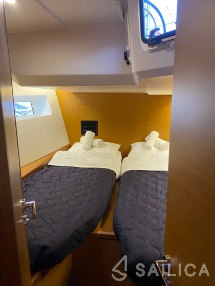 Jeanneau 54 - Yacht Charter Sailica