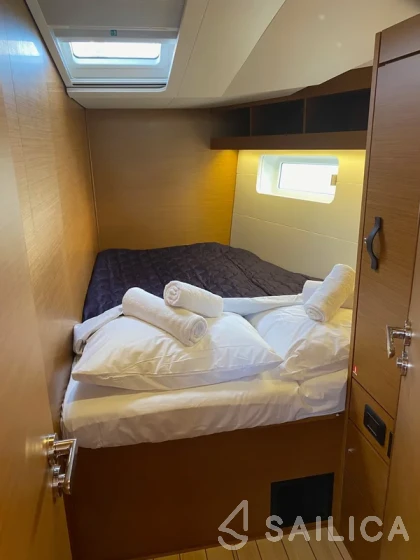 Jeanneau 54 - Yacht Charter Sailica