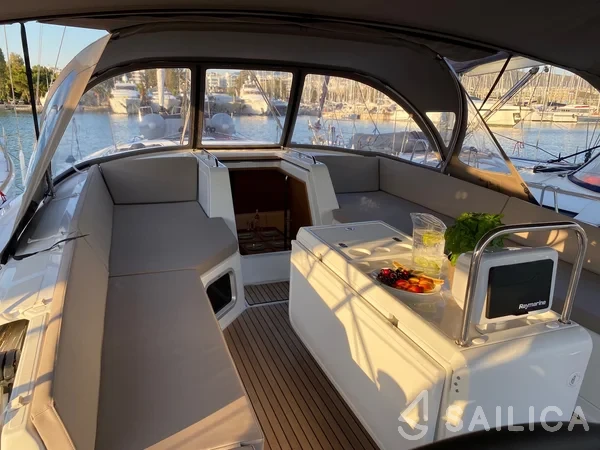 Jeanneau 54 - Yacht Charter Sailica