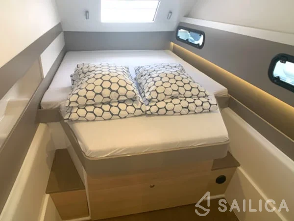 Bali 4.1 - Yacht Charter Sailica