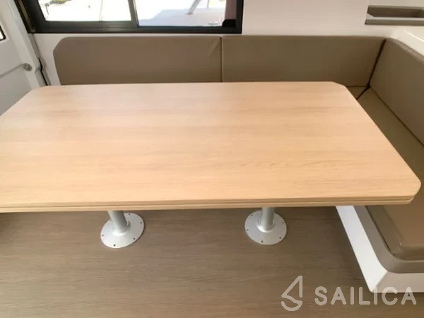 Bali 4.1 - Yacht Charter Sailica