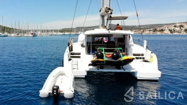 Bali 4.1 - Yacht Charter Sailica