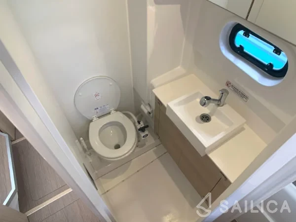 Bali 4.1 - Yacht Charter Sailica