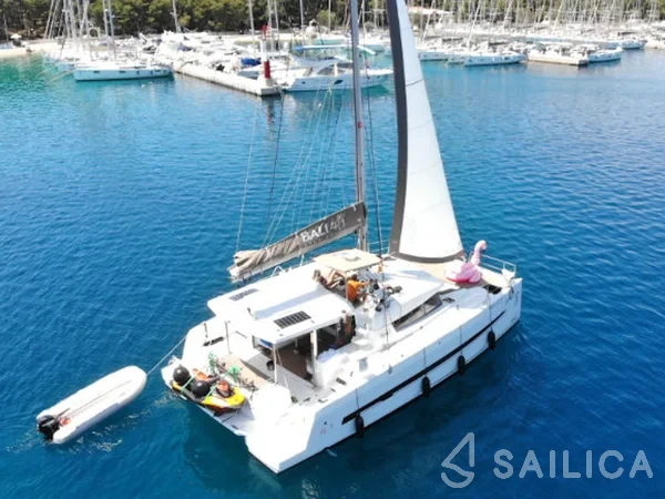 Bali 4.1 - Yacht Charter Sailica