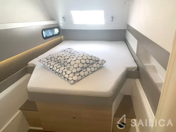 Bali 4.1 - Yacht Charter Sailica