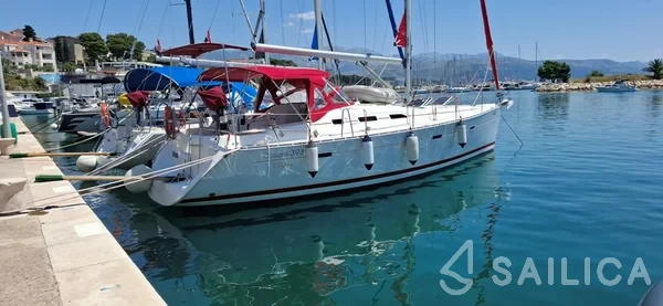 Oceanis 393 Clipper - Yacht Charter Sailica