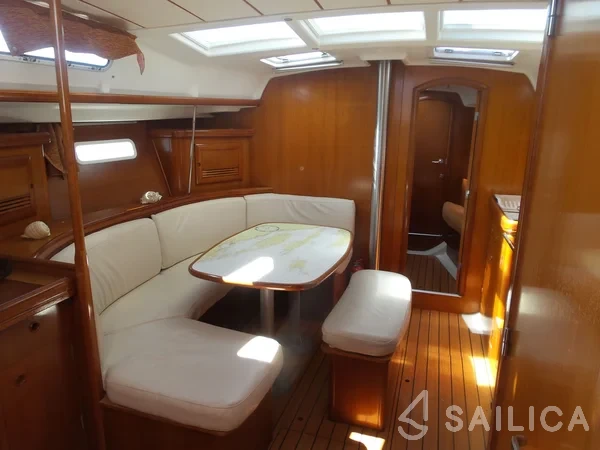 Oceanis 393 Clipper - Yacht Charter Sailica