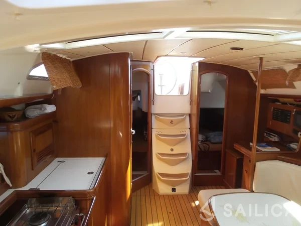 Oceanis 393 Clipper - Yacht Charter Sailica