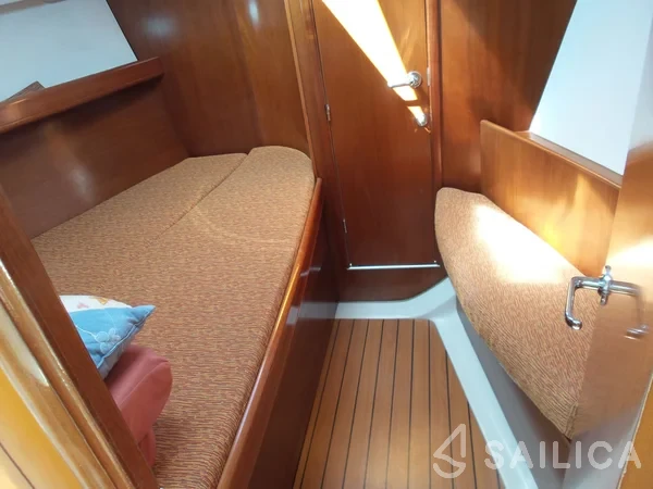 Oceanis 393 Clipper - Yacht Charter Sailica