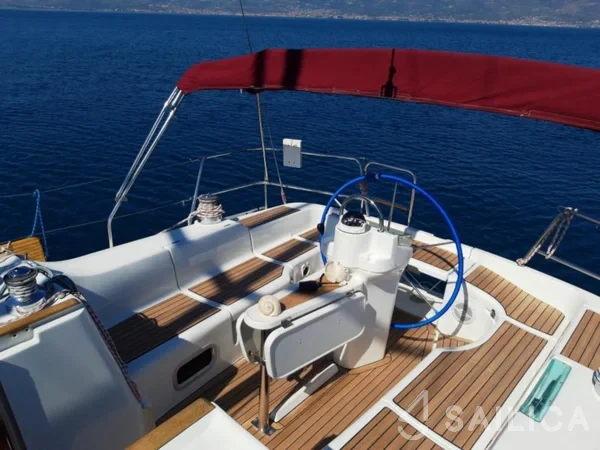 Oceanis 393 Clipper - Yacht Charter Sailica