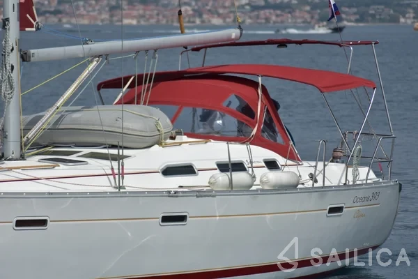 Oceanis 393 Clipper - Yacht Charter Sailica