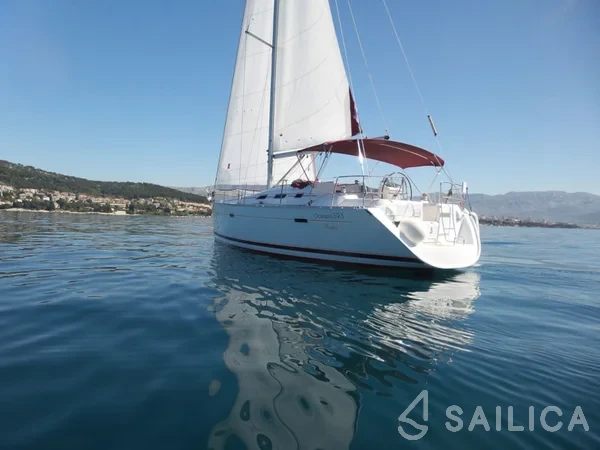 Oceanis 393 Clipper - Yacht Charter Sailica