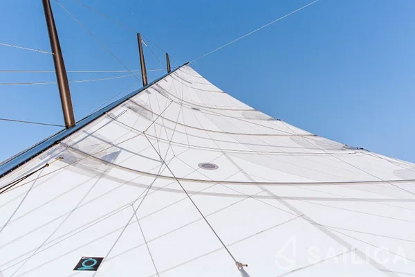 X4-6 - Photo #122 X4-6 - Yacht Charter Sailica