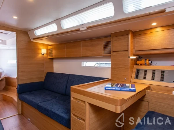 X4-6 - Yacht Charter Sailica