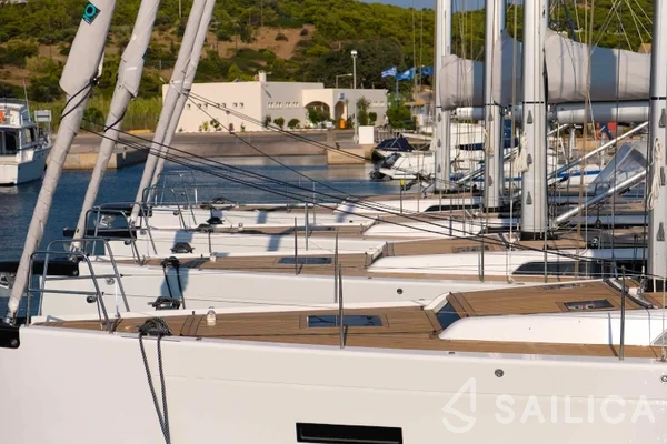 X4-6 - Yacht Charter Sailica