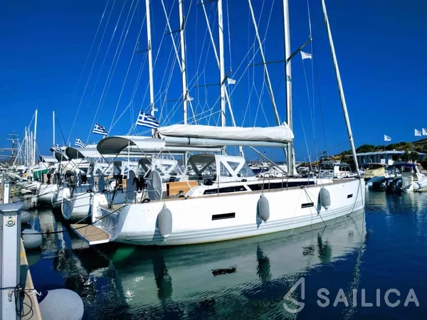 X4-6 - Yacht Charter Sailica
