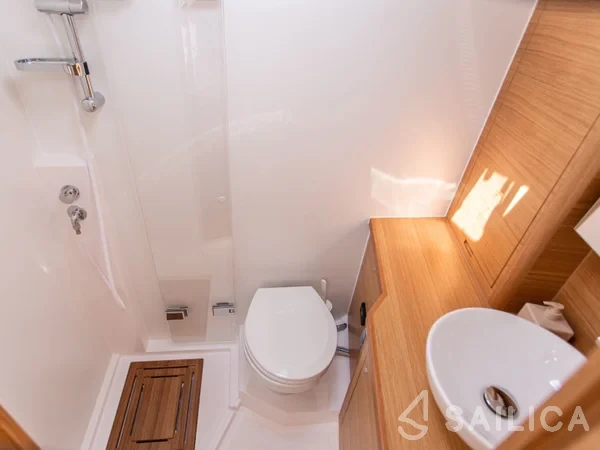 X4-6 - Yacht Charter Sailica