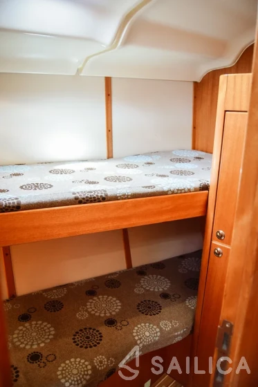 Elan 434 Impression - Yacht Charter Sailica